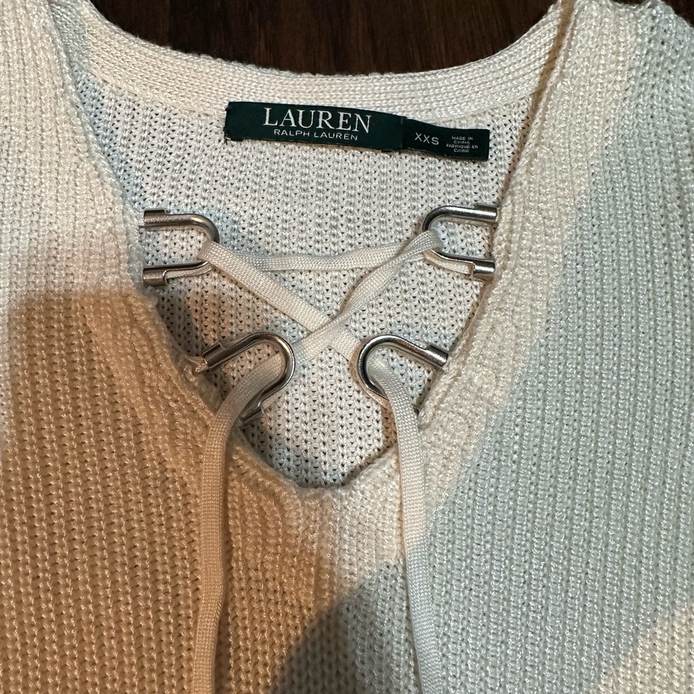 Cute sweater - Picture 2 of 2